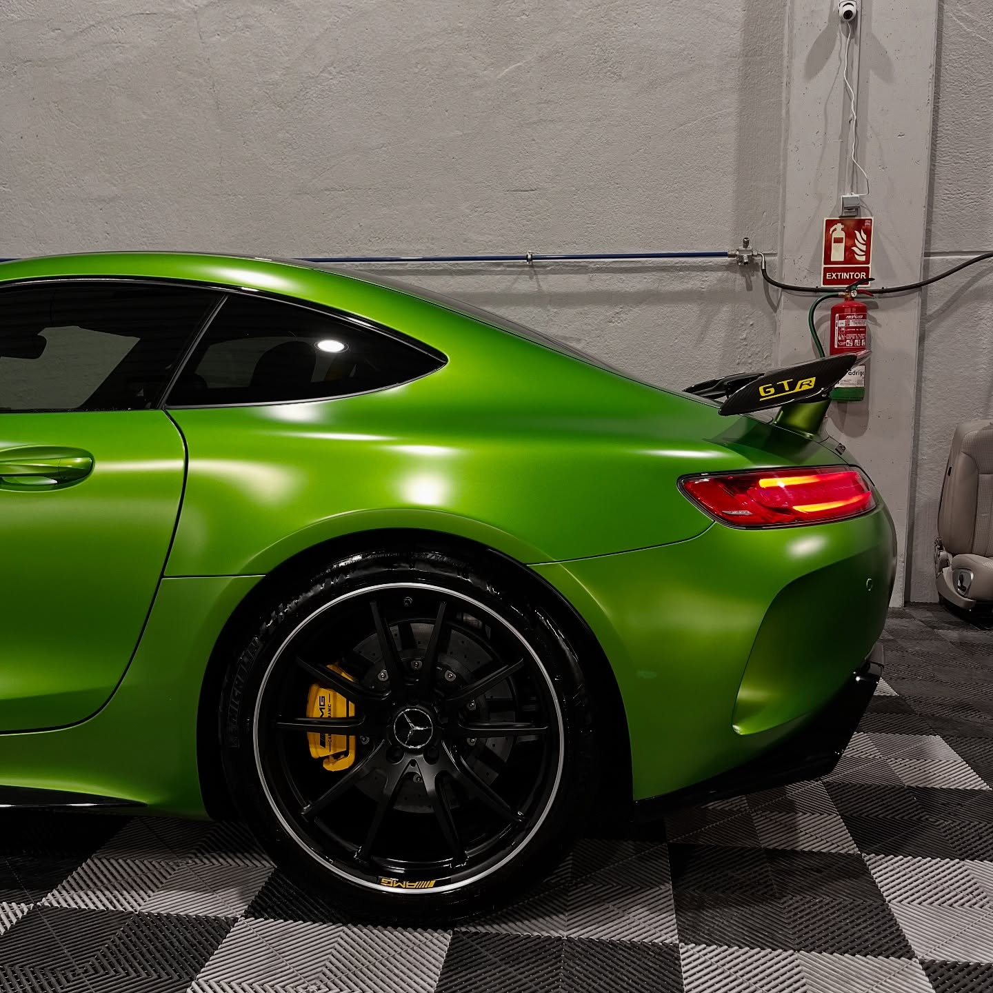 Detalle de acabado Mercedes-AMG GT R