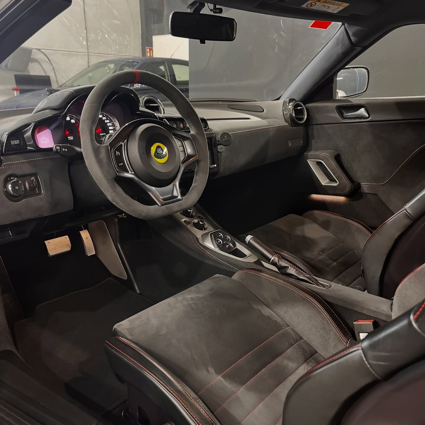 Interior detallado de Lotus
