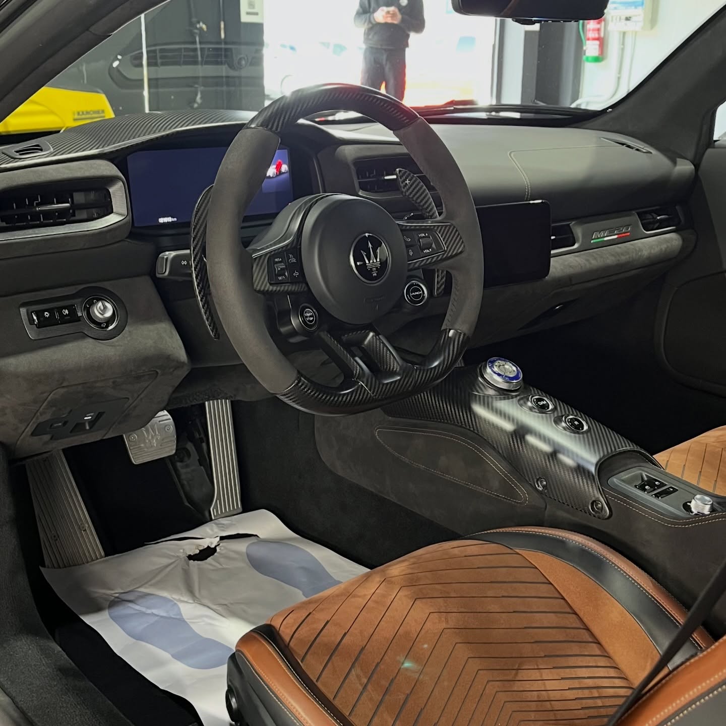 Interior detallado de Maserati MC20